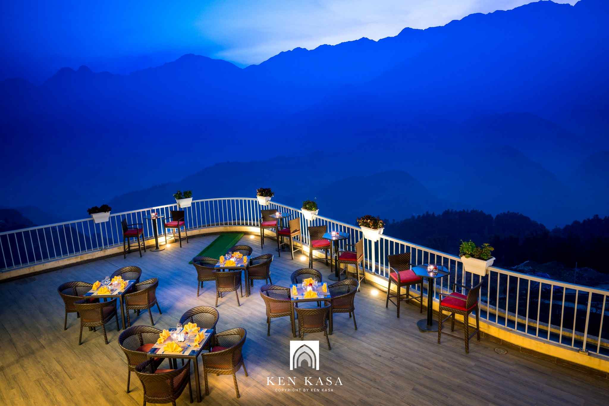 Không gian highland bar tại Amazing Hotel Sapa
